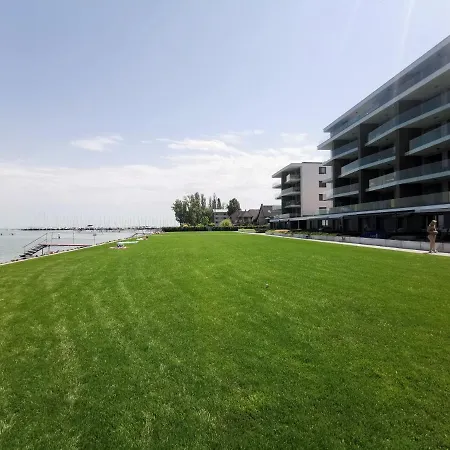 Vizpart Hullam Apartman *